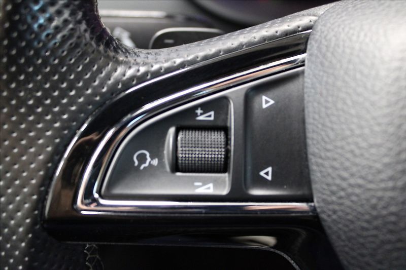 Škoda Octavia 2,0 TDI RS 4x4 DSG TOP VIRTUAL - fotka 19 z 38