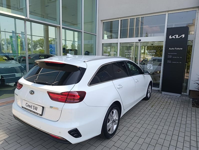 Kia Ceed SW (2021) 1.6 CRDi 7DCT  Top - fotka 2 z 12