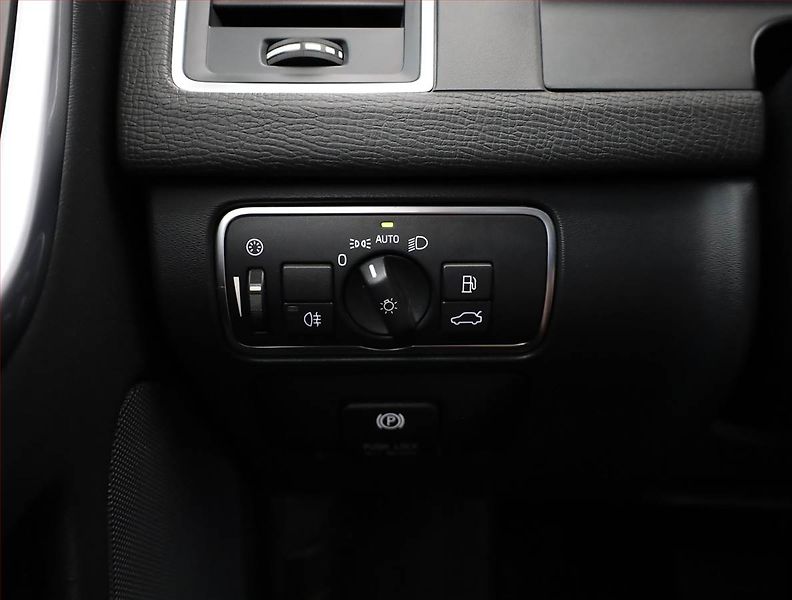 Volvo XC60 (2015) D5, 4X4, Automat, Serv.kniha - fotka 17 z 20