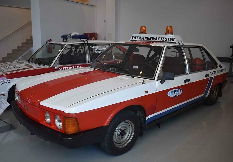 Tatra 613 s chromovými prvky se přestala vyrábět před 40 lety.