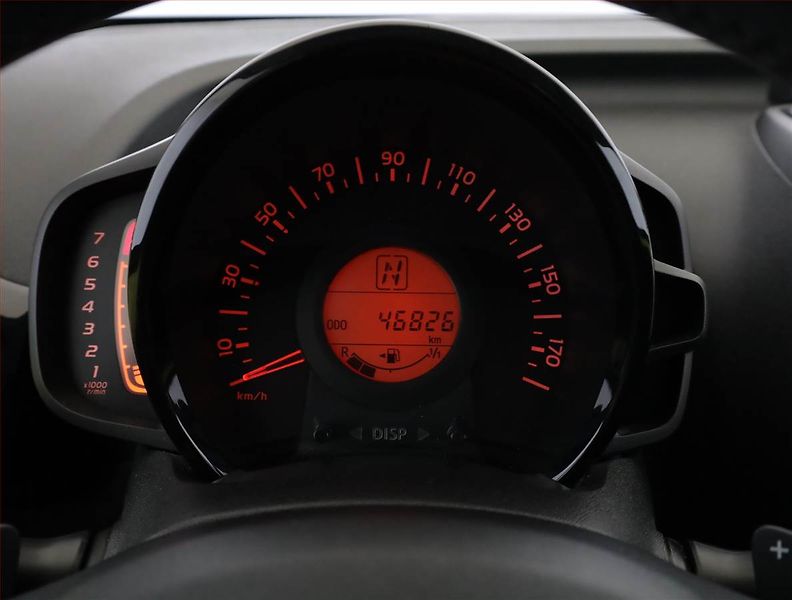 Toyota Aygo (2016) 1.0 VVT-i, Automat, ČR,1.maj - fotka 9 z 18