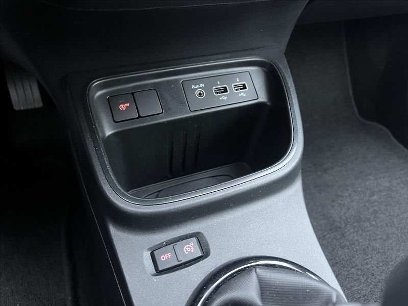 Renault Twingo 1,0 i,Navi,Výhřev sed., - fotka 21 z 24