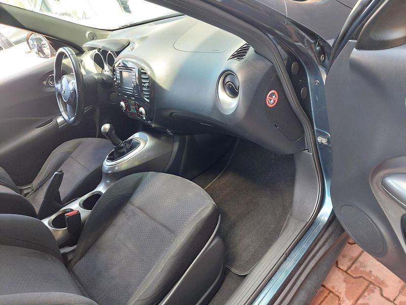 Nissan Juke (2012) TEKNA 1.6 - fotka 23 z 41