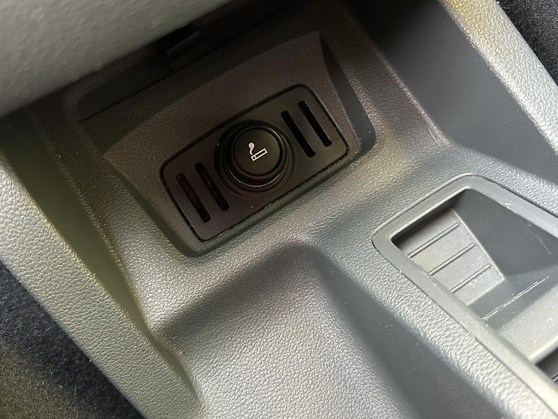 Ford C-MAX (2012) 1.6/77kW *KLIMA* ČR  - fotka 15 z 28