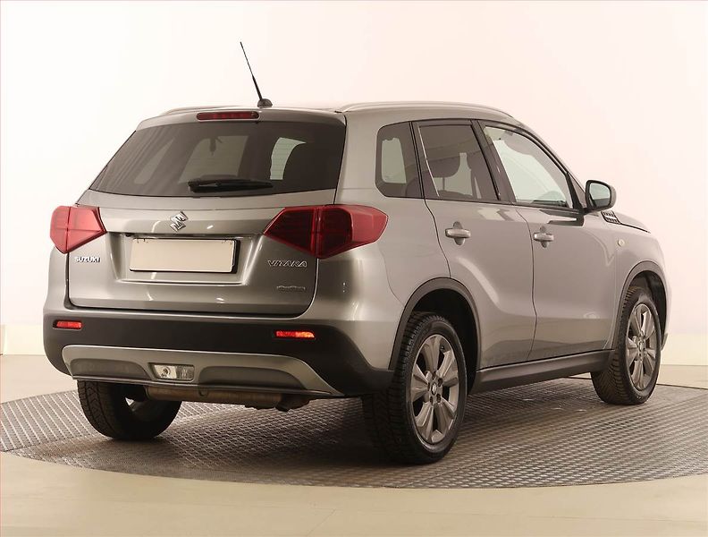 Suzuki Vitara (2019) Premium 1.4 BoosterJet, 4X4 - fotka 5 z 21