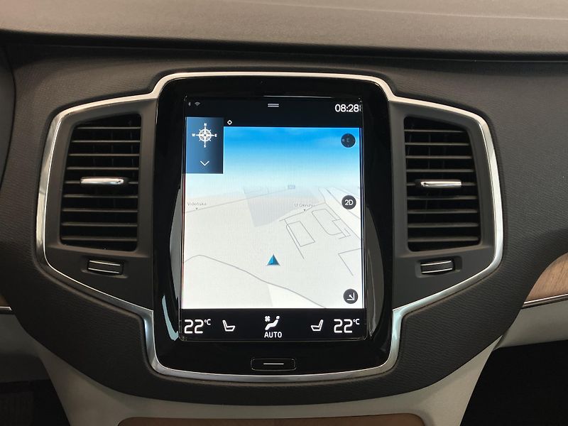Volvo XC90 B5 AWD Momentum AT8 - fotka 31 z 43