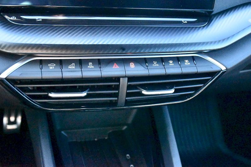 Škoda Octavia (2024) RS 2.0 TSI 195kW DSG - fotka 23 z 35
