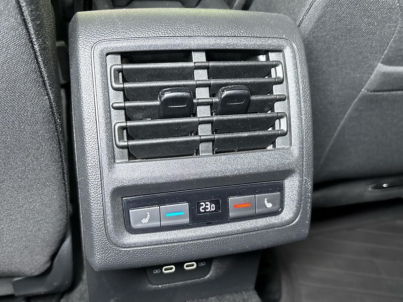 Volkswagen Golf GTI DSG - fotka 22 z 29