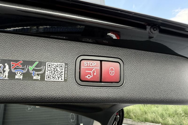 Mercedes-Benz Třídy E (2025) E 300de 4Matic Allterrain - fotka 13 z 89