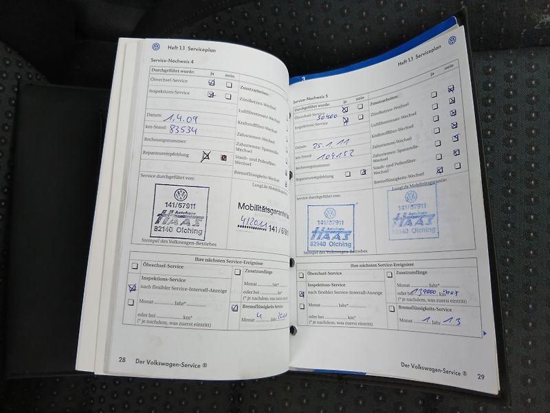 Volkswagen Touran 1.6 FSI, ALU - fotka 24 z 27