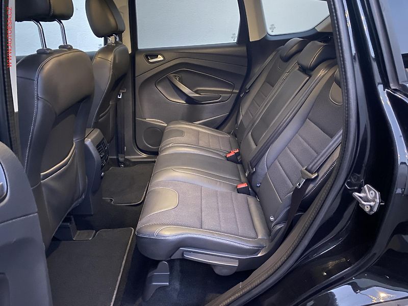 Ford Kuga (2015) 2.0 TDCi 4X4, Titanium, TZ - fotka 10 z 16