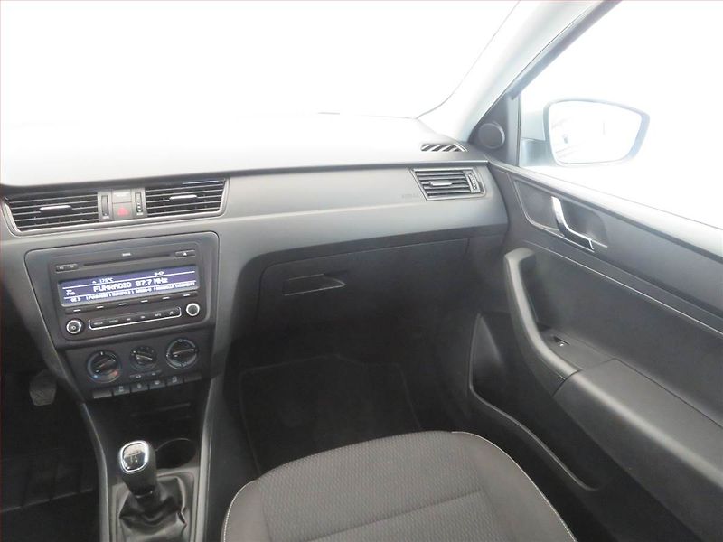 Škoda Rapid (2013) 1.2 TSI, Tempomat - fotka 8 z 15
