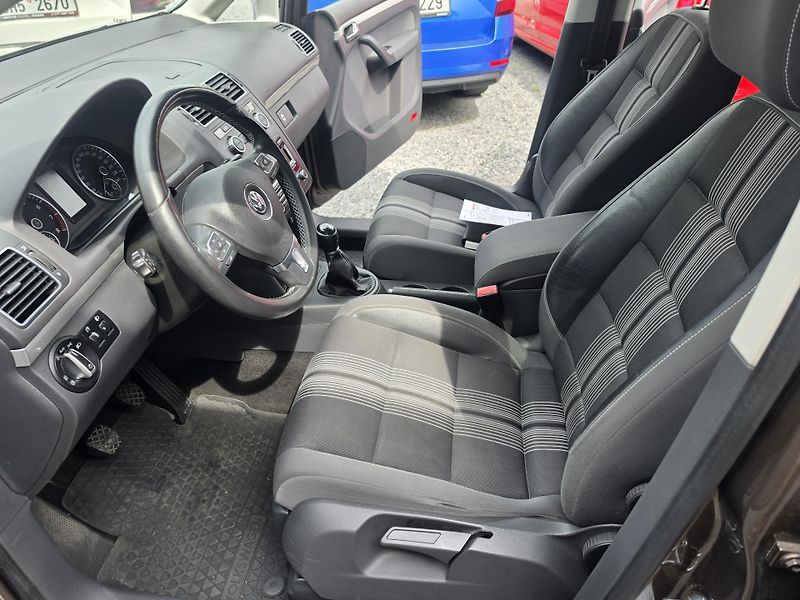 Volkswagen Touran 1.2 TSI 7 Míst Match - fotka 14 z 20