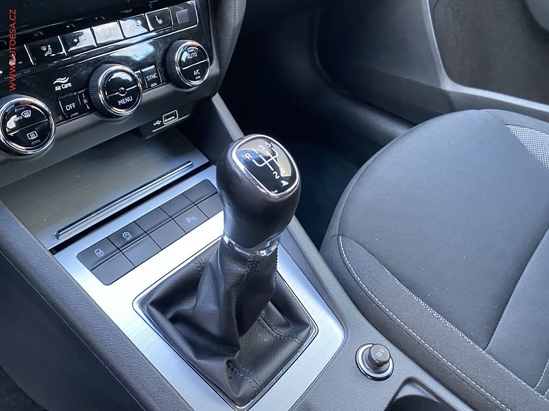 Škoda Octavia (2019) 1.6 TDi, ČR, Ambition - fotka 16 z 18