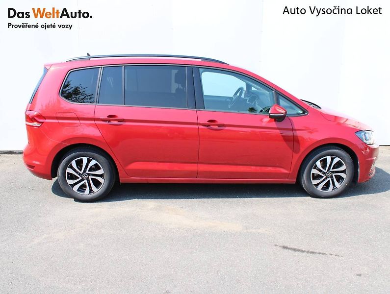 Volkswagen Touran (2022) 2.0 TDI 110kW DSG tažné - fotka 31 z 35