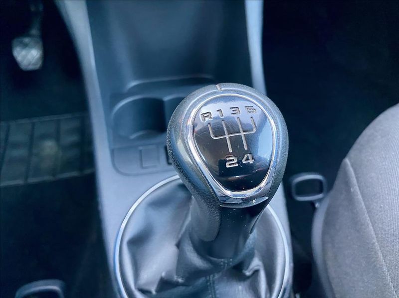 Škoda Fabia 1,6 TDI CR 55kW Active Combi - fotka 30 z 38
