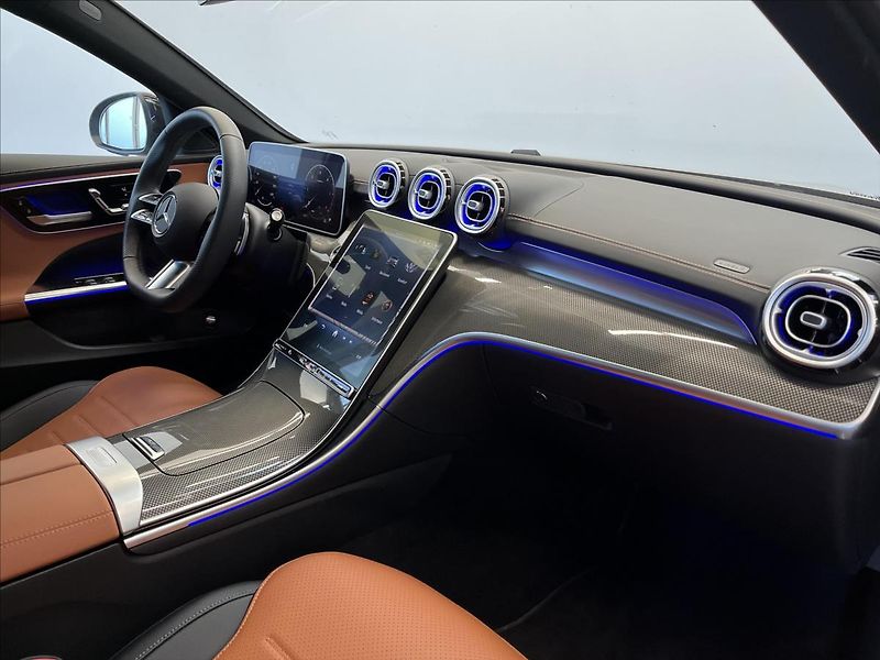Mercedes-Benz Třídy C 220 d 4MATIC AMG Line Night - fotka 14 z 22