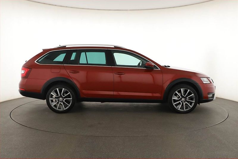 Škoda Octavia (2018) Scout 2.0 TDI, 4X4, Automat - fotka 6 z 18