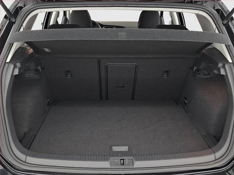 Volkswagen Golf (2017) 1.4 TSI, Tempomat - fotka 13 z 16