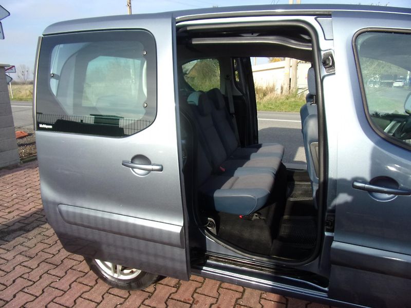 Citroën Berlingo (2009) 1,6i KLIMA VÝHŘEV  - fotka 17 z 31