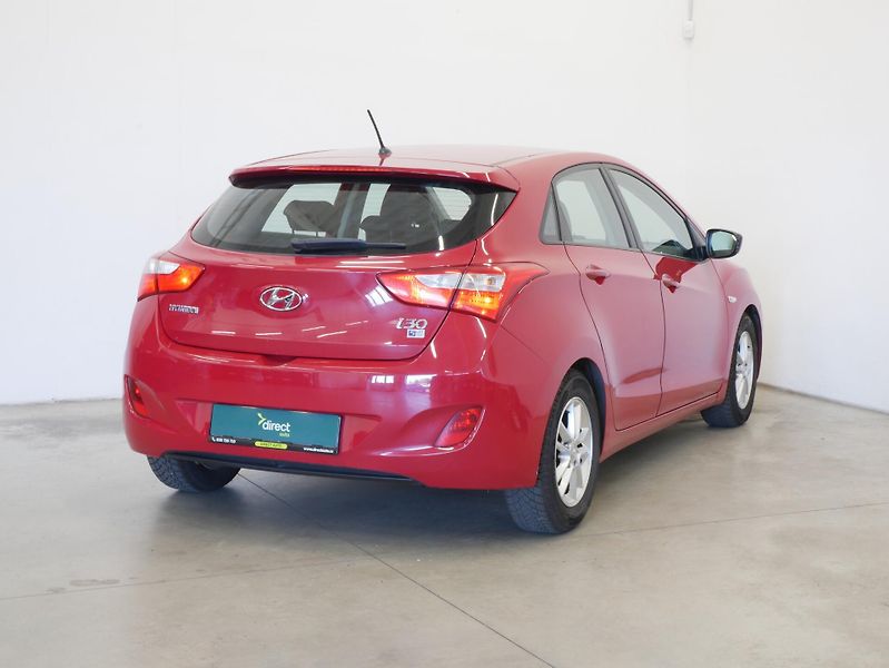 Hyundai i30 - fotka 2 z 23