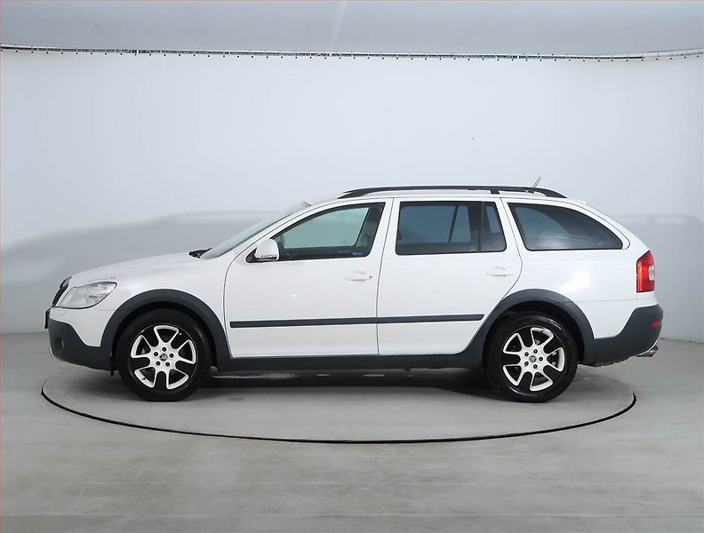 Škoda Octavia (2011) 2.0 TDI, 4X4, Automat - fotka 3 z 19