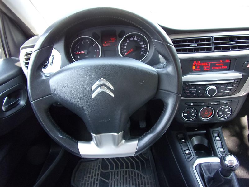 Citroën C-Elysée (2016) 1.6HDi 73kW EXCLUSIVE PŮVOD ČR - fotka 12 z 20