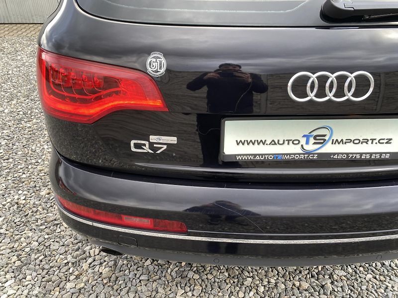 Audi Q7 3.0TDi 4x4 240PS FL 8Q SLINE!! - fotka 41 z 156