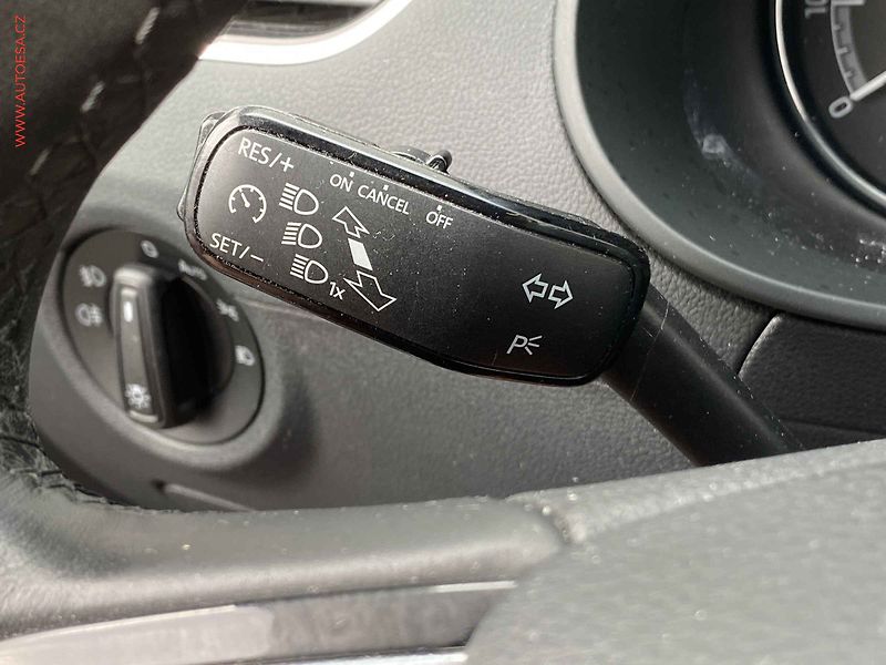Škoda Octavia (2019) 1.5 TSi, Soleil, LED, +kola - fotka 13 z 17