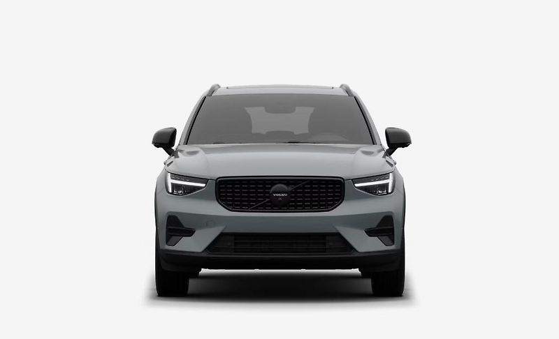 Volvo XC40 (2026) B3 AUT PLUS BLACK EDITION - fotka 12 z 17