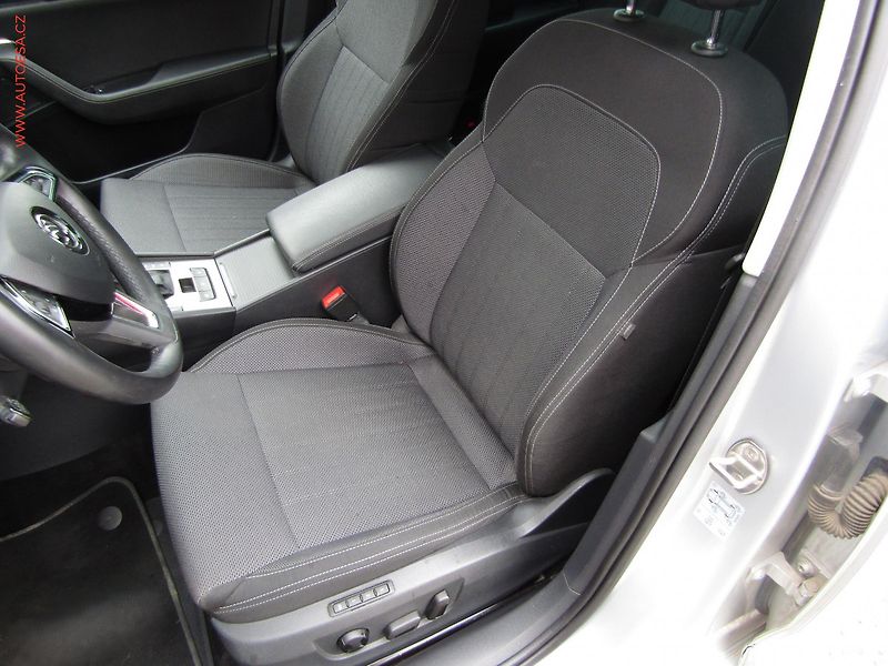 Škoda Superb (2019) 2.0 TDi, ČR, Style, DSG, LED - fotka 9 z 23