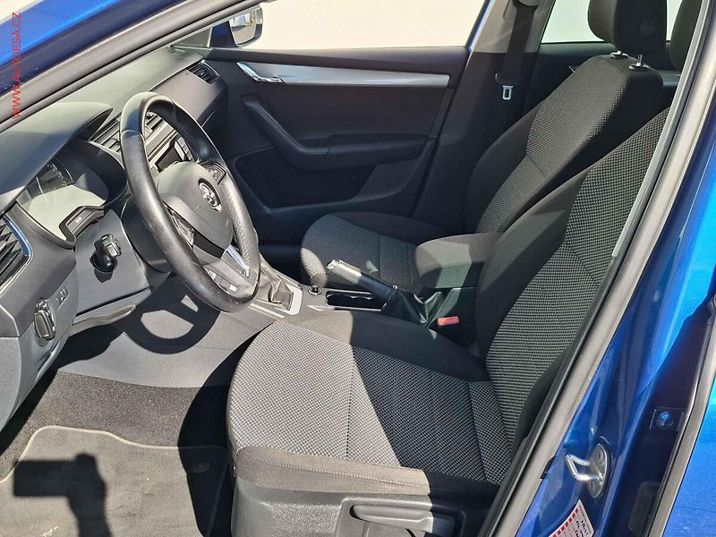 Škoda Octavia (2014) 1.6 TDI, Navi, panorama - fotka 9 z 21