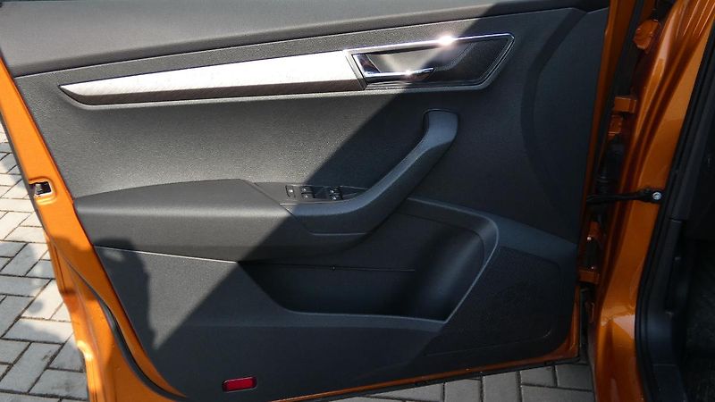 Škoda Karoq 1,5 TSI Style - fotka 8 z 22
