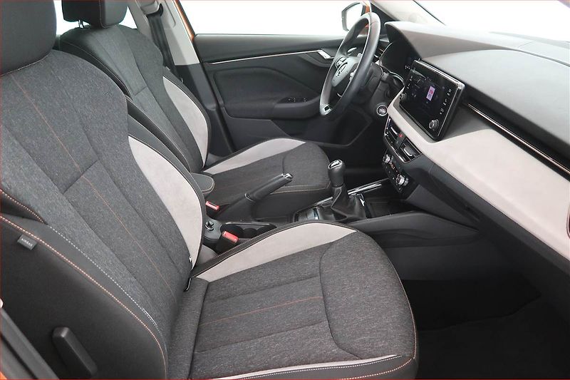 Škoda Kamiq (2024) 1.0 TSI - fotka 9 z 16