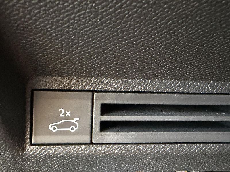 Peugeot 5008 (2026) GT Hybrid 145 e-DCS6 SUMMER BL - fotka 26 z 28