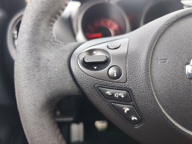 Nissan Juke 1.6 DIG-T/160kW Nismo RS - fotka 23 z 31