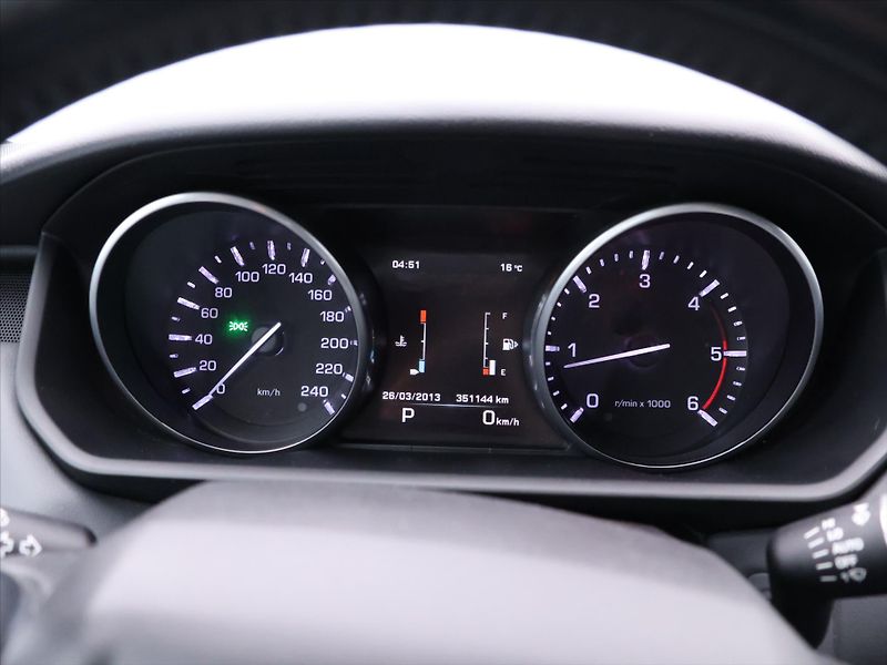 Land Rover Range Rover Sport 3,0 TDV6 HSE 183kW 4x4 Auto - fotka 15 z 27