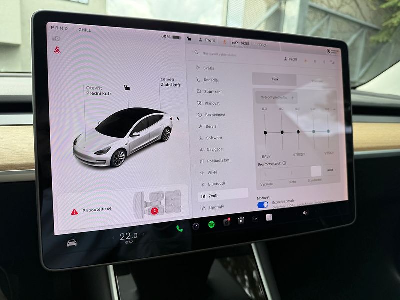 Tesla Model 3 SR Plus REZERVACE - fotka 27 z 39