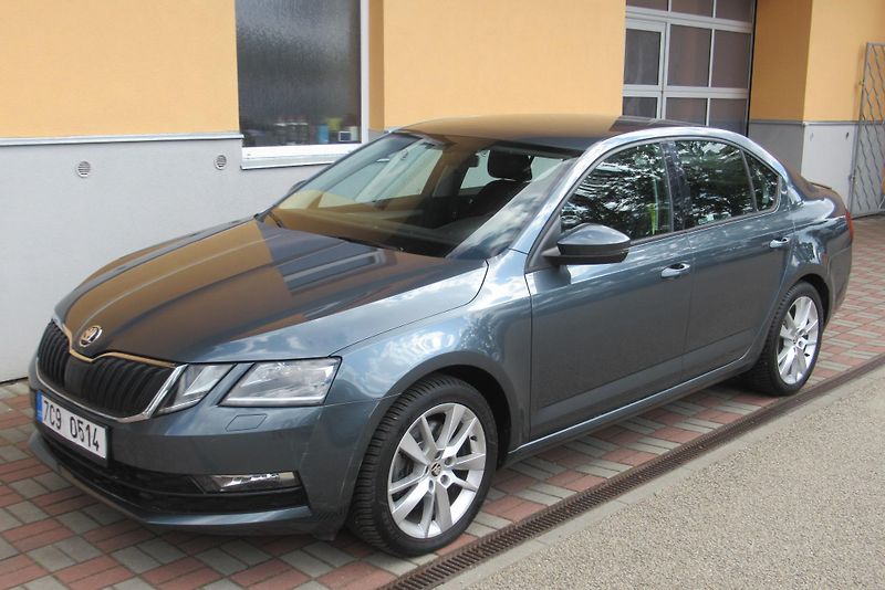 Škoda Octavia 1.8 TSi KLIMA TAŽNÉ 1.MAJ. - fotka 4 z 26