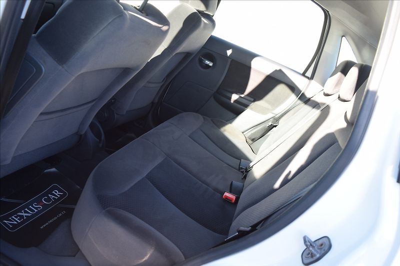 Citroën C3 1,4 i 65KW NÍZKÉ KM KLIMA ALU - fotka 17 z 39