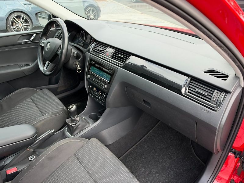Škoda Rapid (2014) Spaceback 1.2 TSI StylePlus - fotka 26 z 31