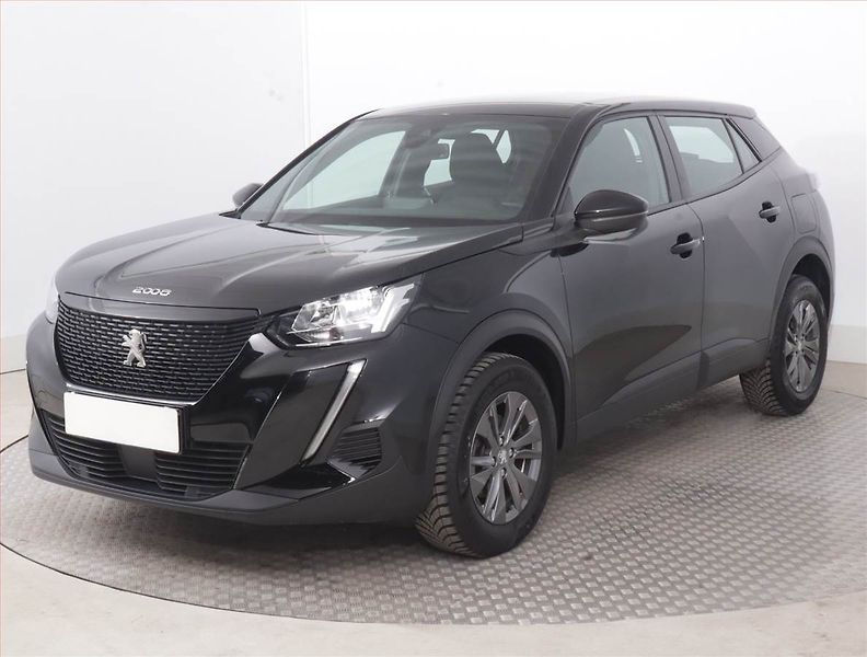 Peugeot 2008 (2023) Active 1.2 PureTech - fotka 2 z 15