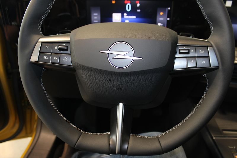 Opel Astra (2025) Edition HB 1.2 TURBO 107kW - fotka 8 z 18
