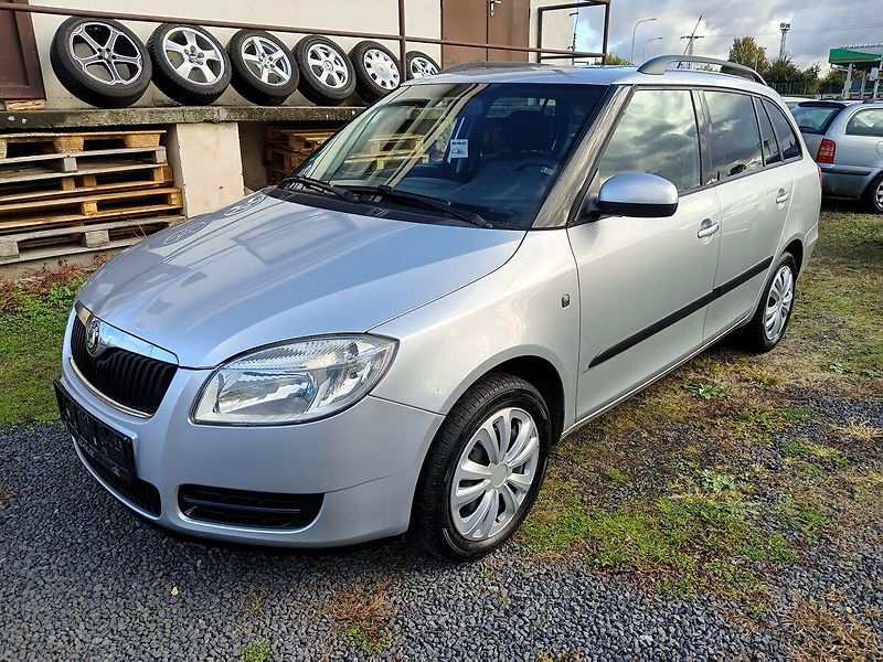 Škoda Fabia 1.6 Combi Ambiente - fotka 1 z 33