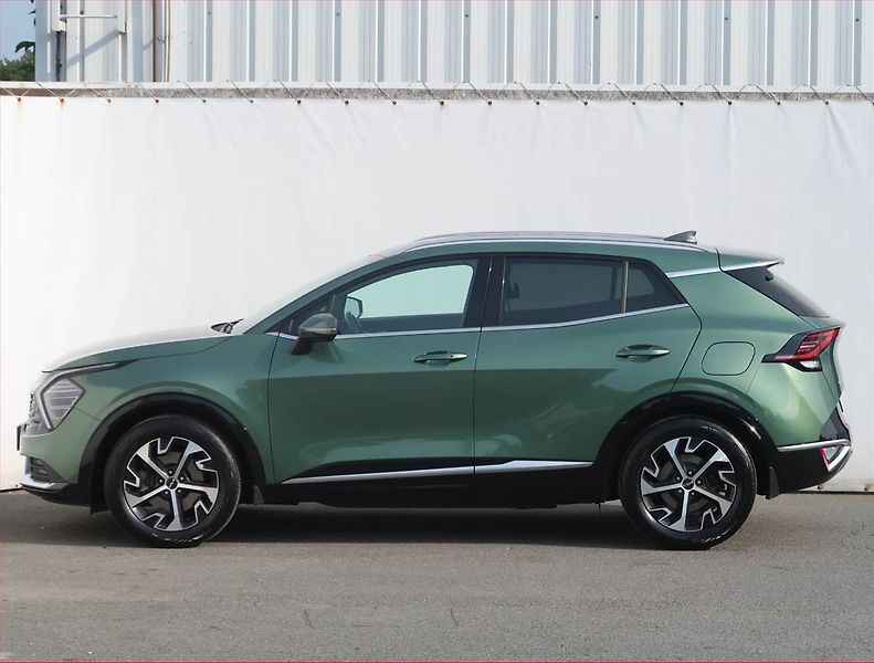 Kia Sportage (2023) 1.6 T-GDI MHEV - fotka 3 z 28