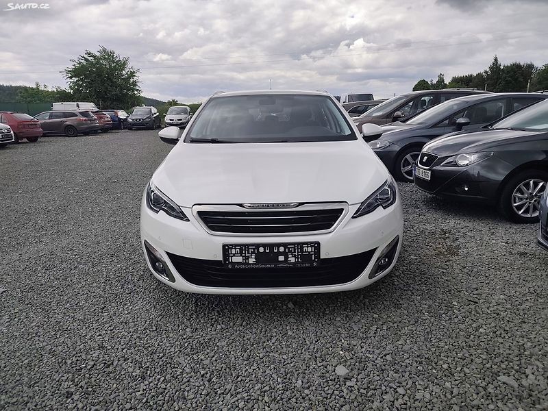 Peugeot 308 (2015) - fotka 12 z 40