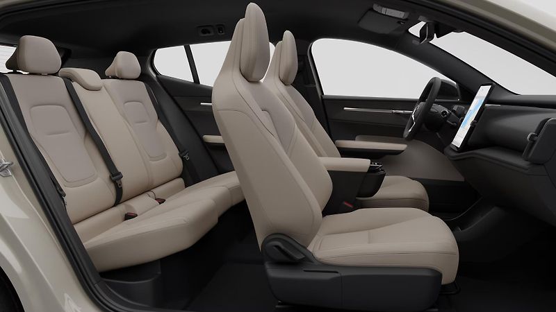 Volvo EX30 (2026) P5 LONG RANGE ELECTRIC PLUS - fotka 4 z 12