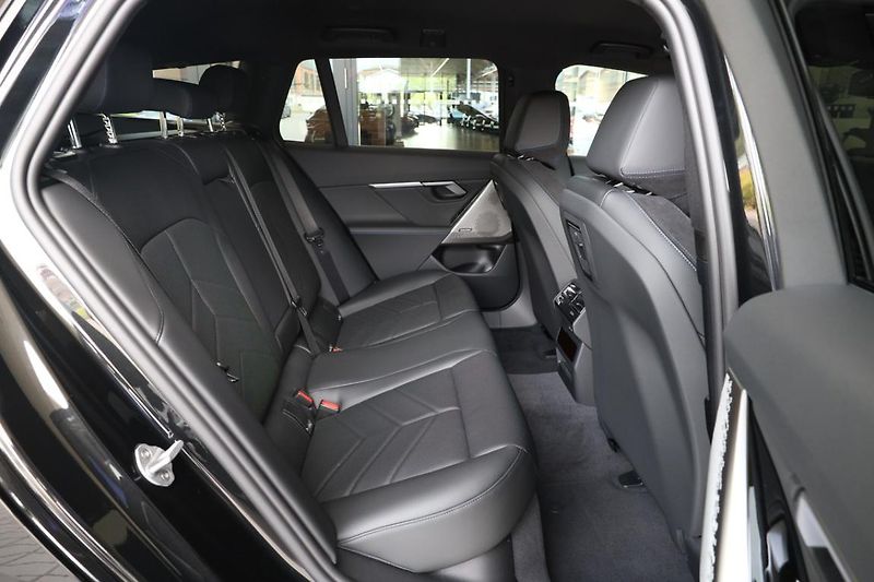 BMW Řada 5 540d xDrive Touring - fotka 6 z 18