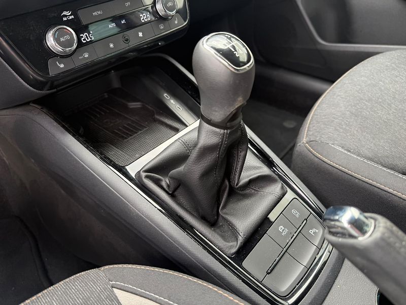 Škoda Scala Top Selection 1.5 TSI 110kw - fotka 19 z 24