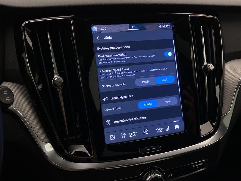 Volvo V60 B4 DARK PLUS AUT  - fotka 47 z 59